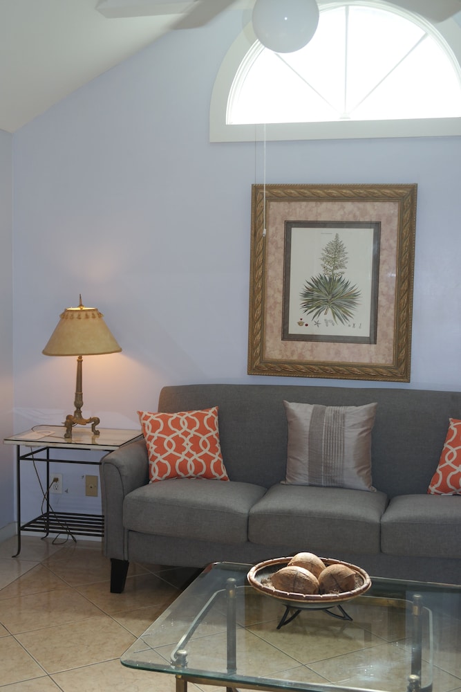 Heron House Court - Adult Only 43/65