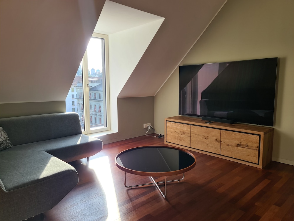 Lucerne Lake View Apartments 29/50