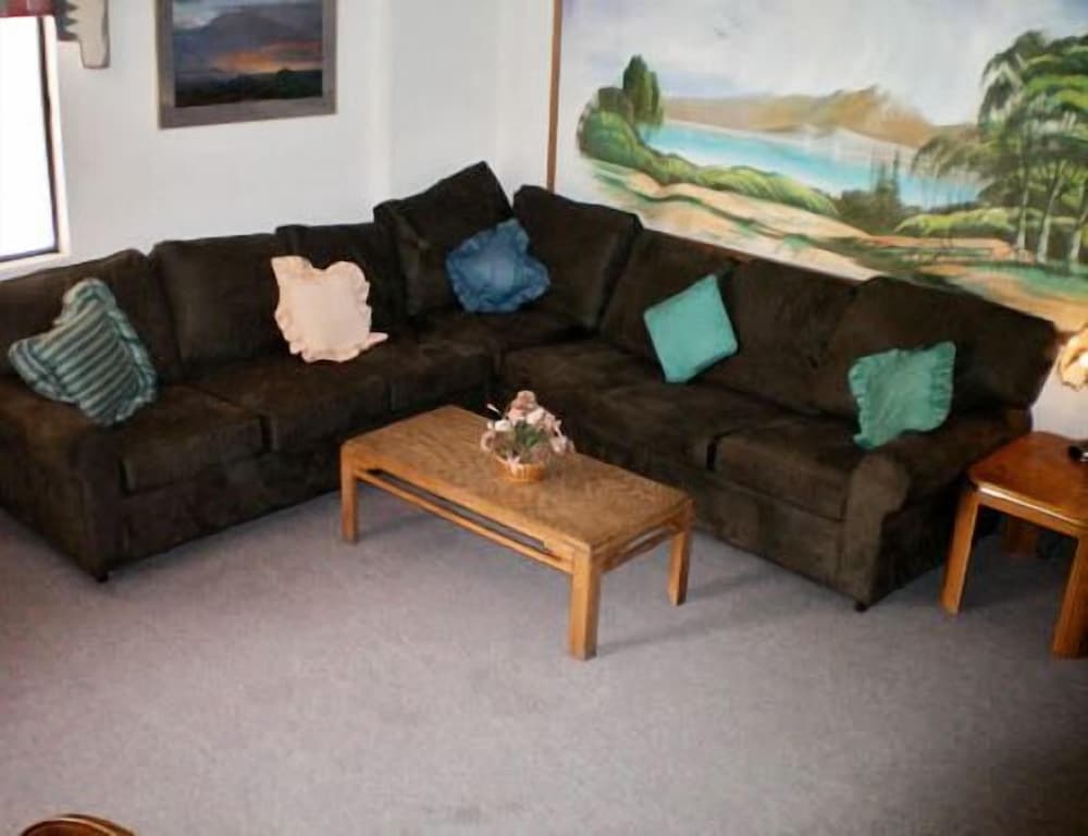 Coronada Inn and Suites 33/47