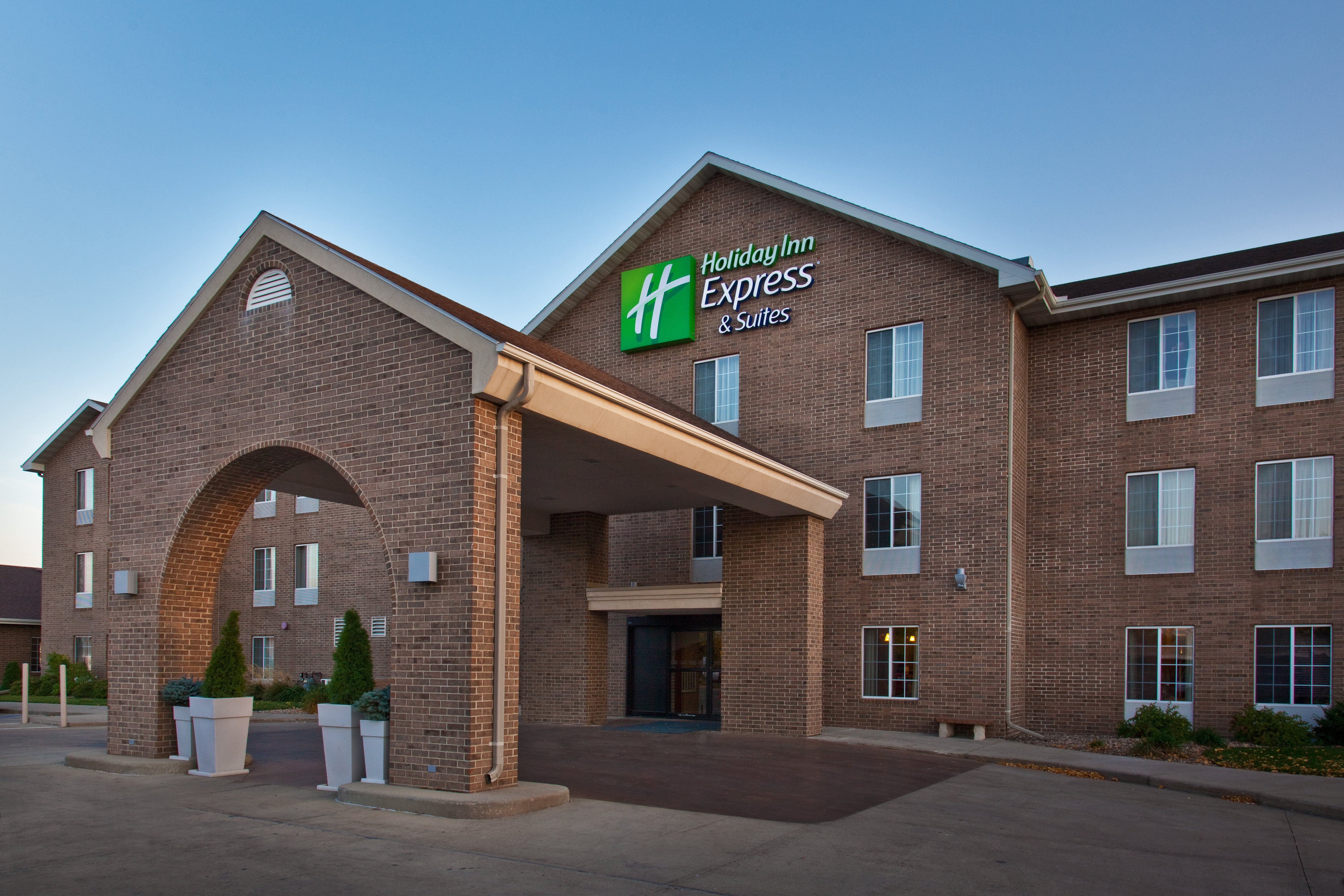 Holiday Inn Express Hotel and Suites Sioux Falls At Empire Mall 4/75