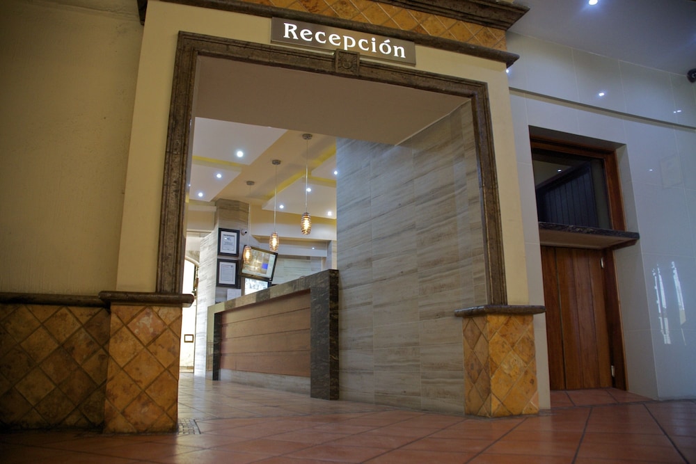 Hotel Hacienda Del Sol 5/43