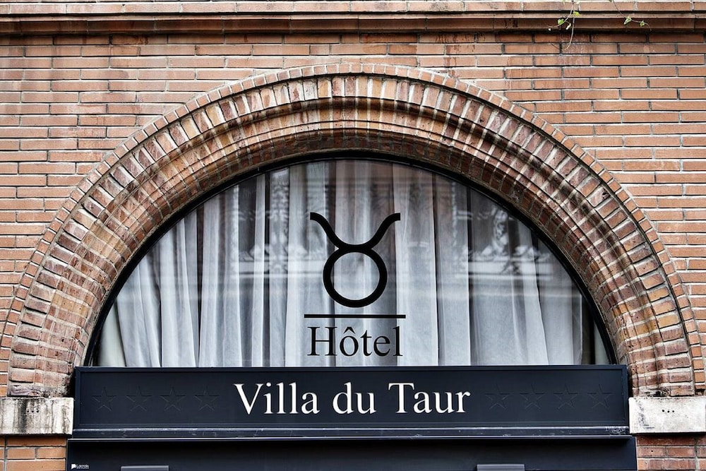 Villa Du Taur 2/64