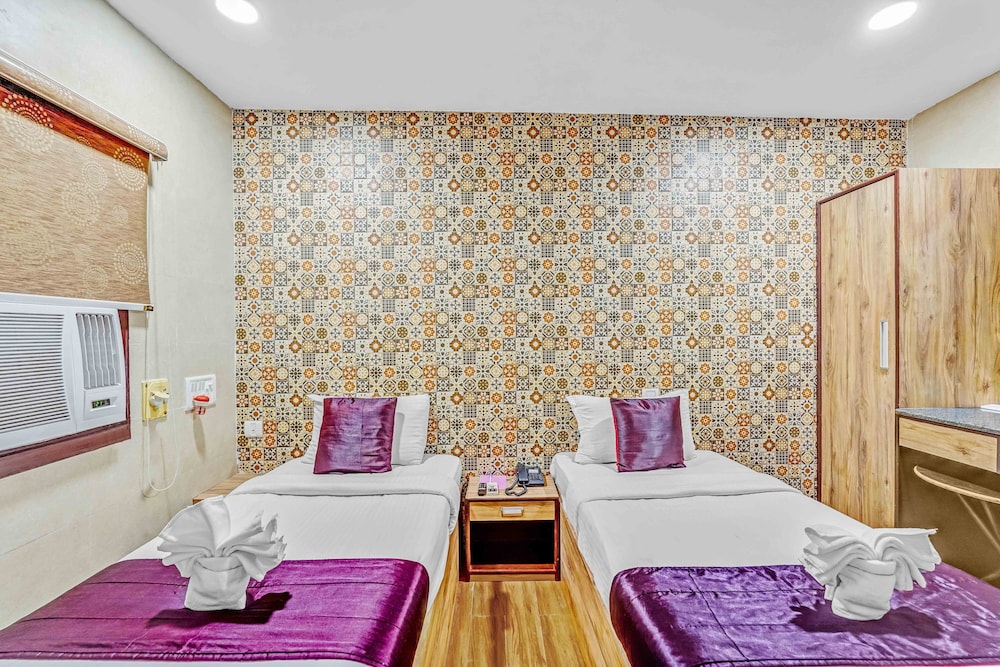 Season 4 Guest House 23/32