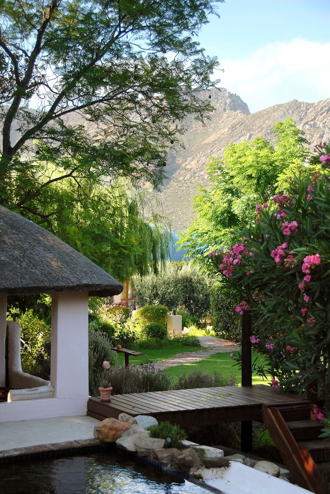 Mimosa Lodge 38/45