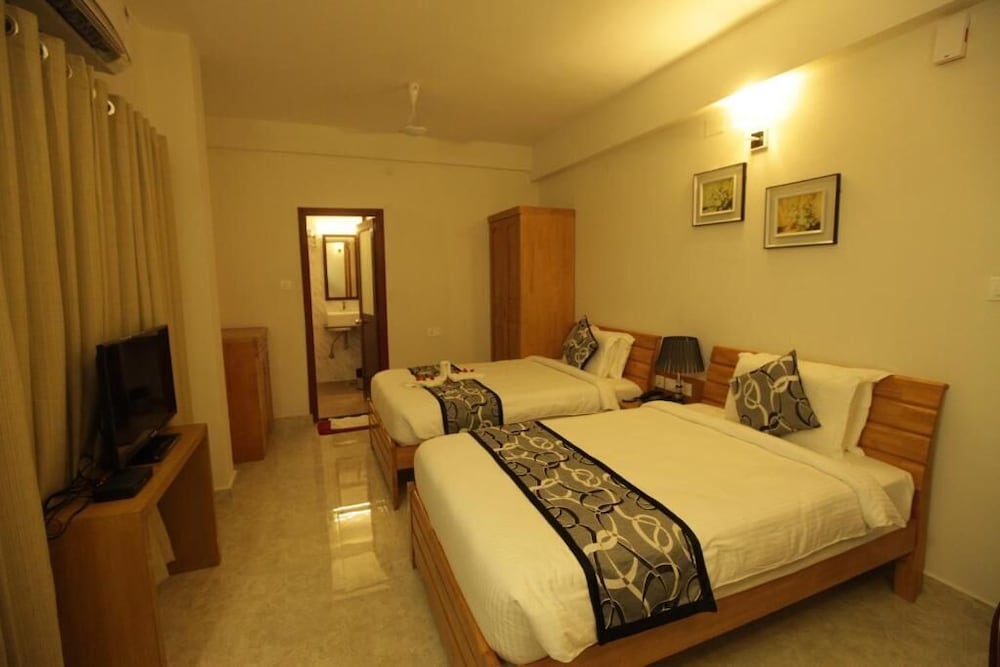 Casita, Triple, 1 King and 1 Single Beds