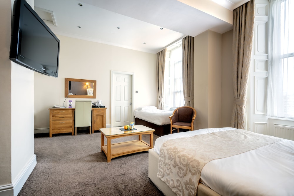 The Oaks Hotel 13/51