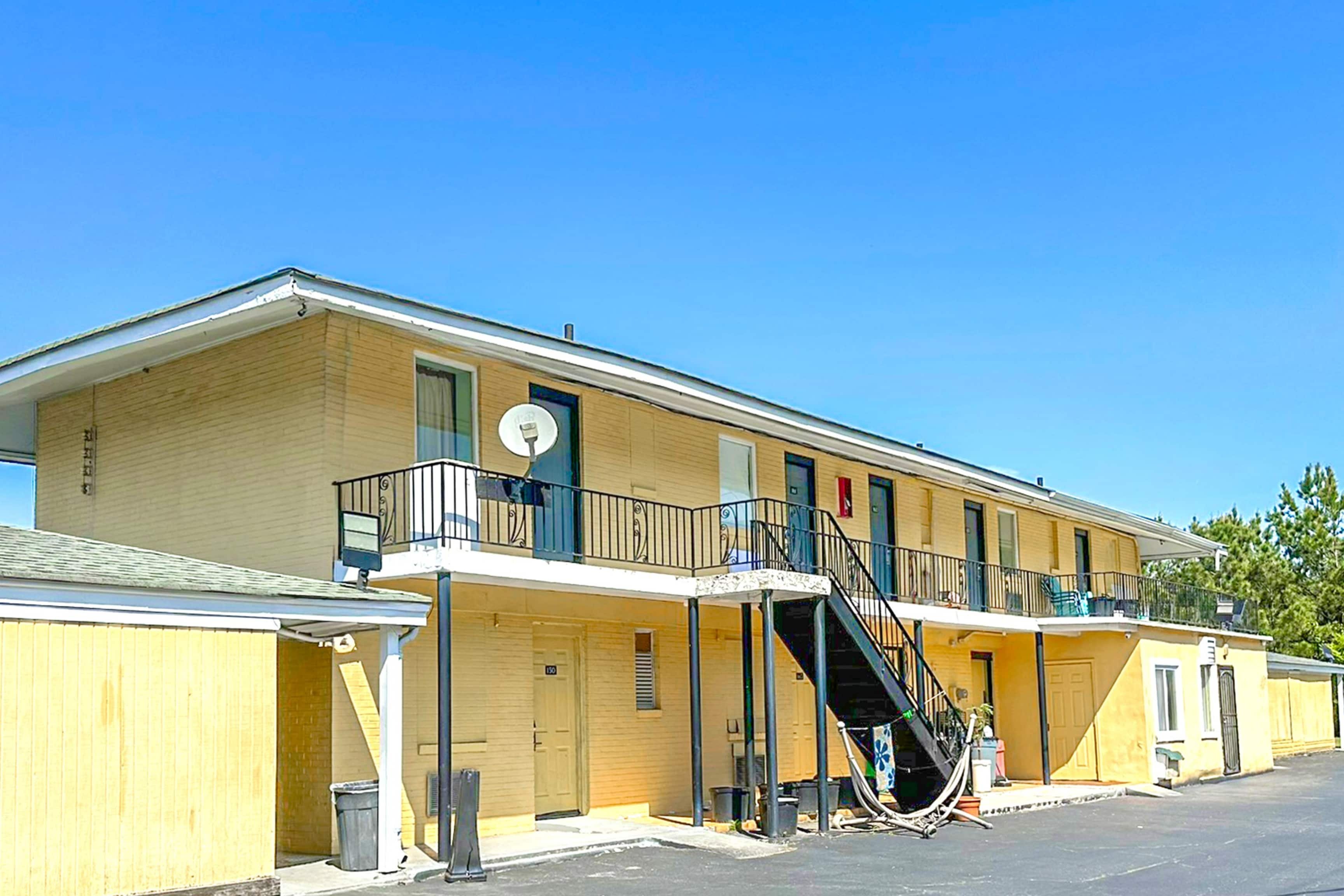 OYO Hotel Jonesboro Near Atlanta Airport in JONESBORO - GA
