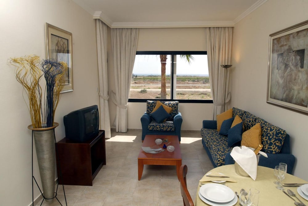 Panareti Coral Bay Resort 40/68
