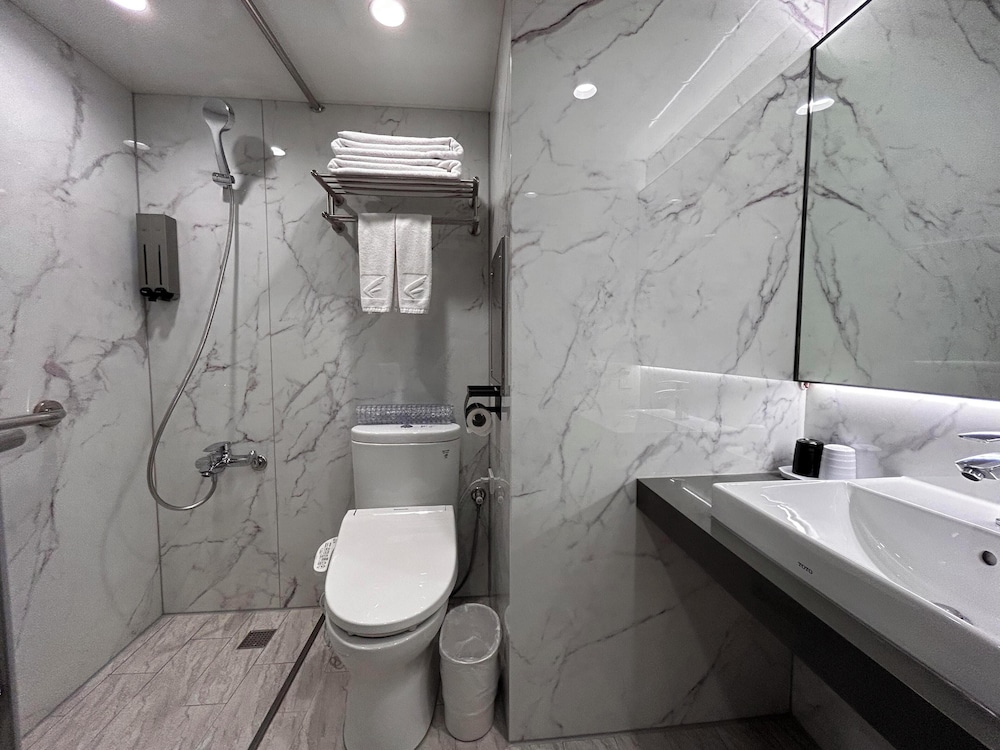 Forward Suites I 59/65