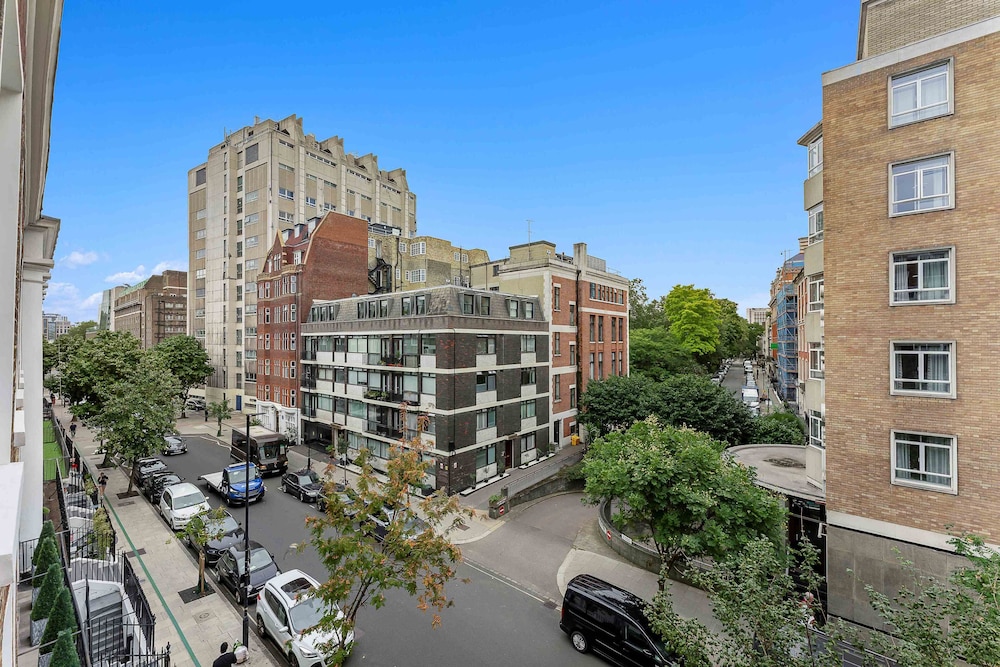 Guilford Street Apartments 2/50