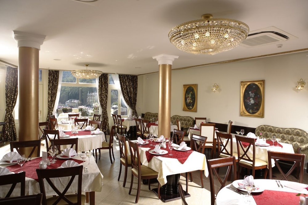 Schlosspark Spa Hotel 43/50