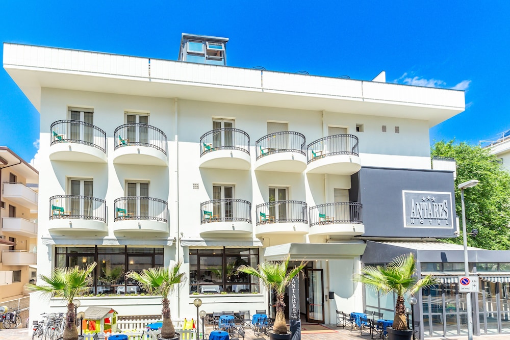 Hotel Antares 1/28