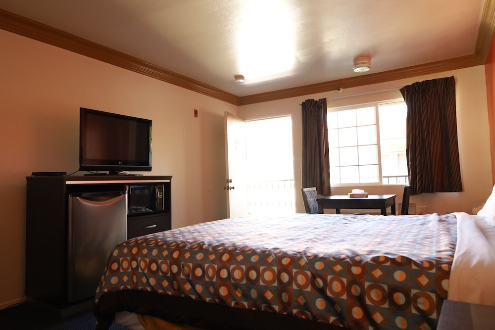 Lambert Inn 12/56