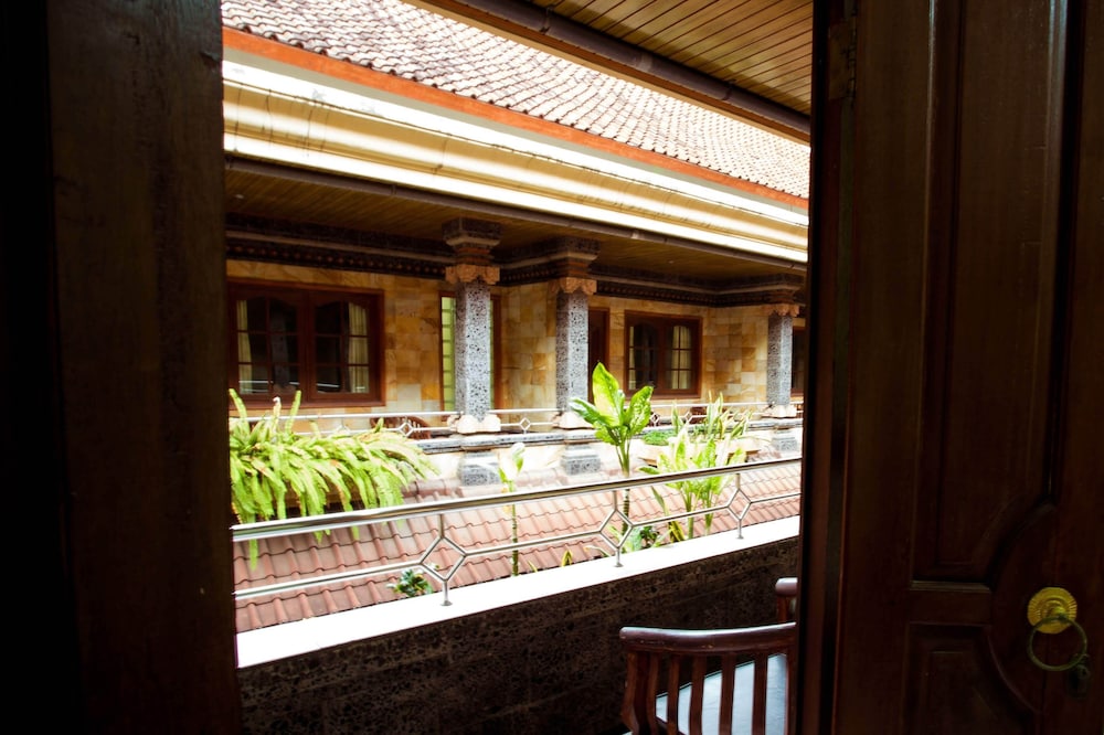 Segara Sadhu Inn 47/62