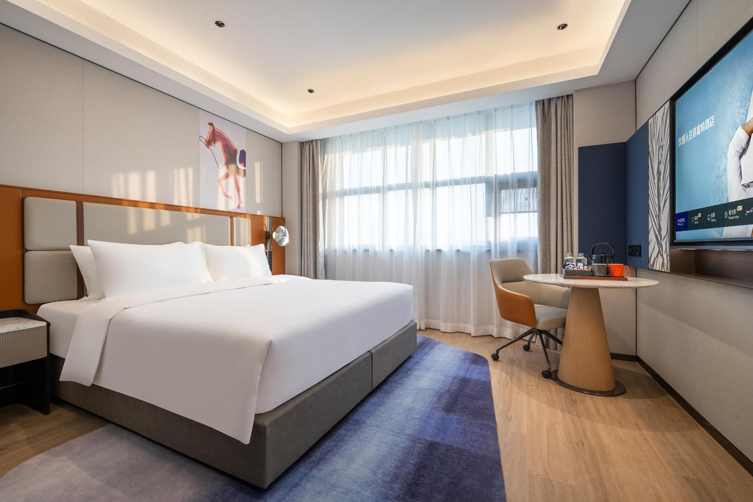 SUPERIOR, KING BED