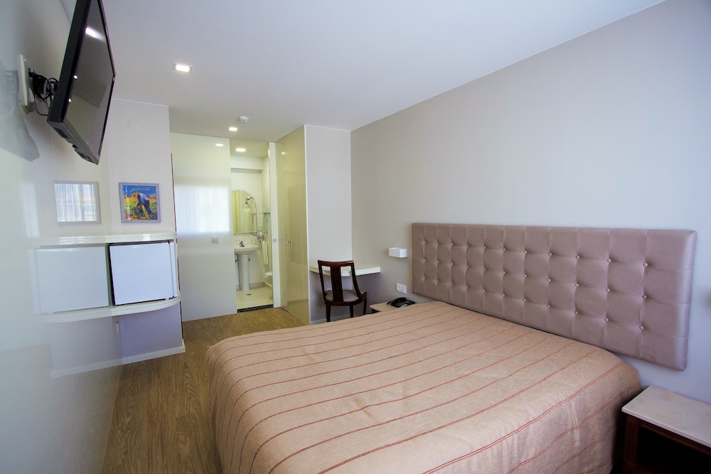 Hotel Avenida 5/78