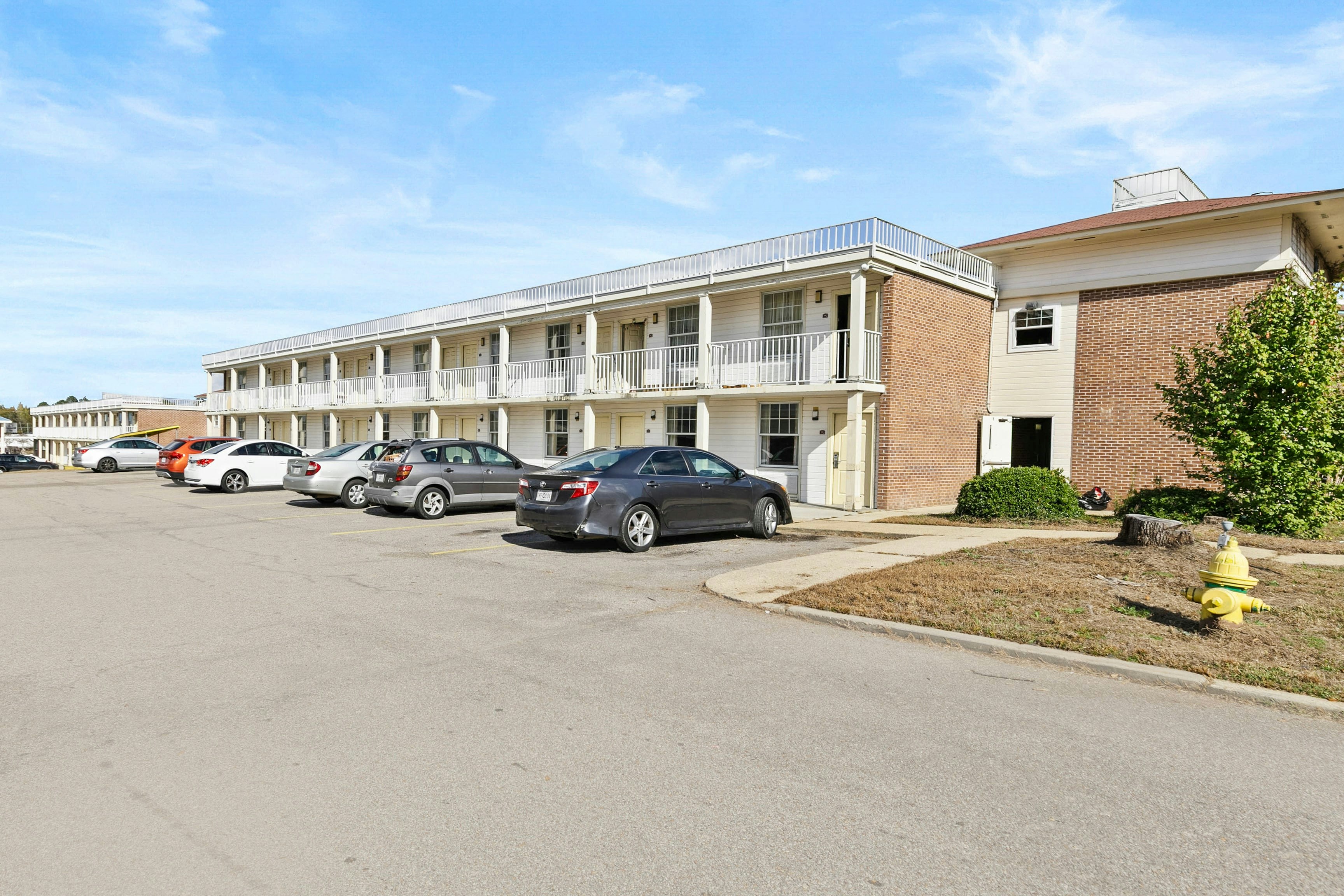 Moonlight Inn Hotel O Hattiesburg, MS 46/54