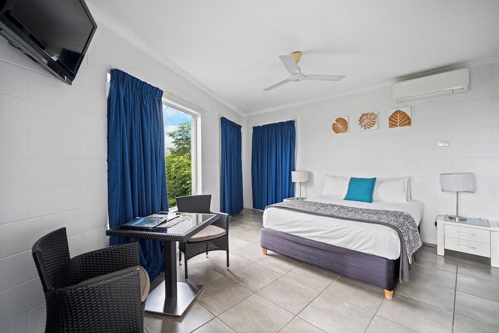 ROOM, QUEEN BED, BAY VIEW, BALCONY