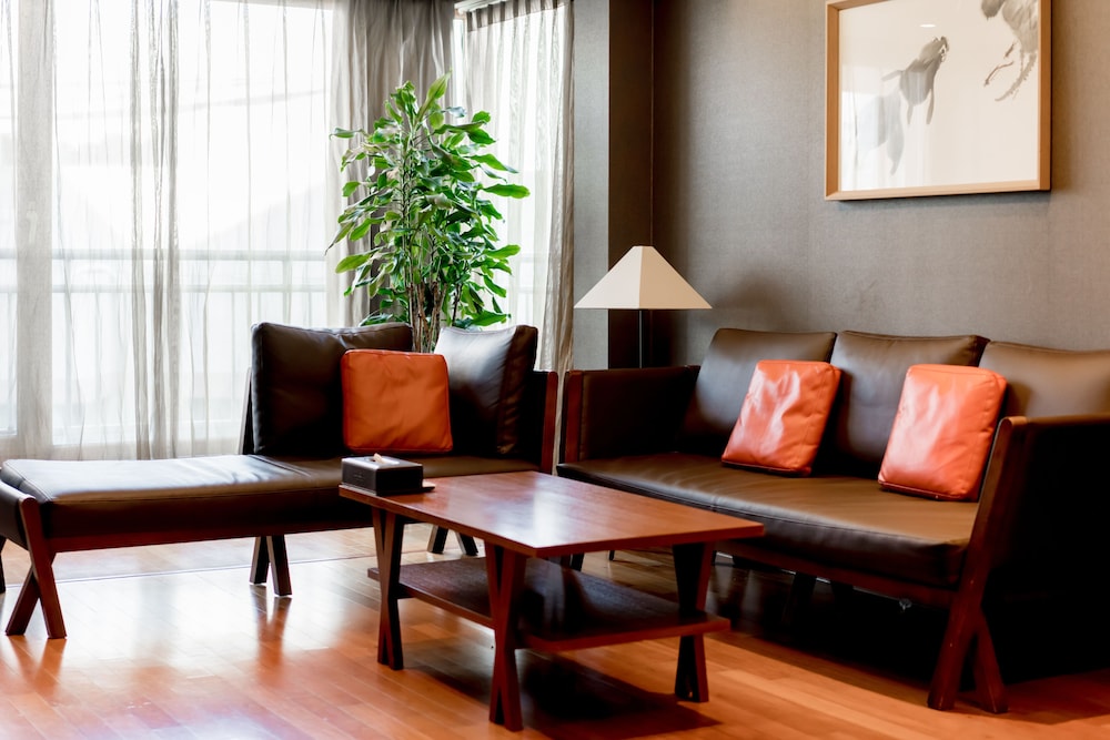 Oriens Hotel Residences 42/58