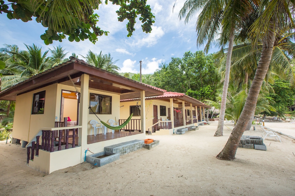 BOTTLE BEACH 1 RESORT 8/74