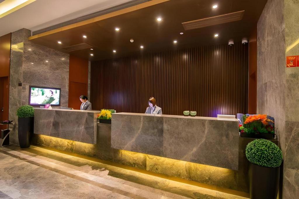 Yitel (Shanghai Hongqiao Linkong Industrial Park, Songhong Road Metro Station) 8/50