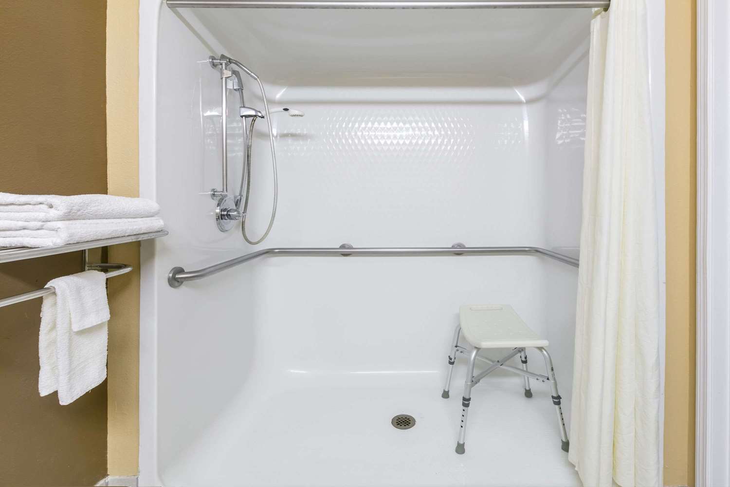 Microtel Inn And Suites Scott 36/37