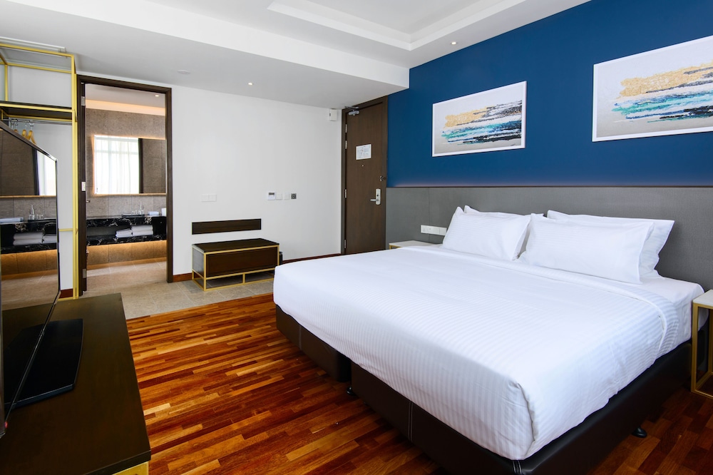 Savv Hotel 11/50