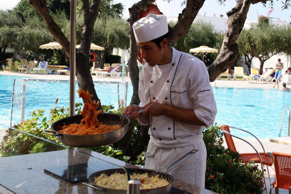 Alex Beach Hotel Bungalows 23/32