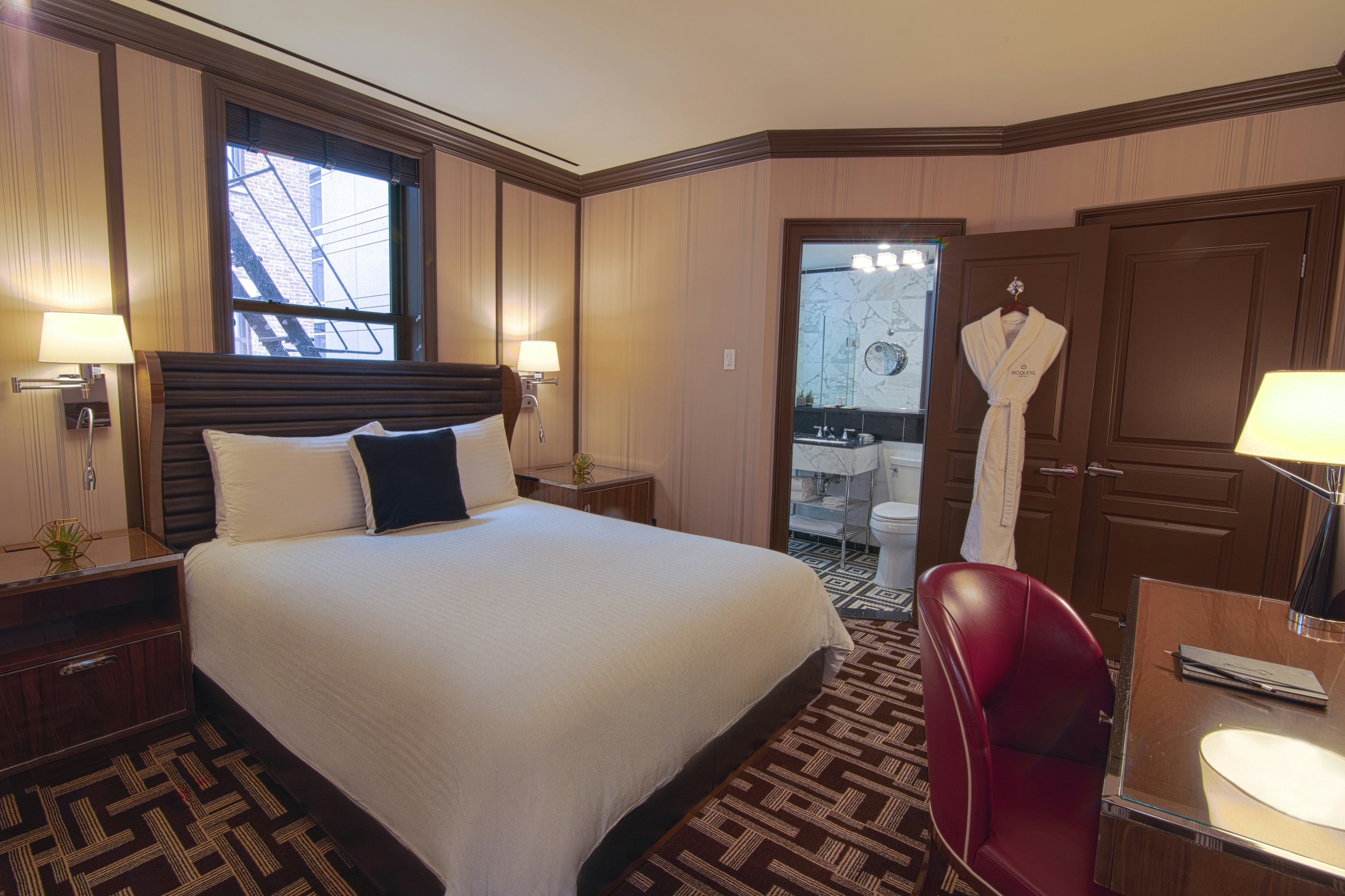 3 BEDROOMS, EXECUTIVE, SUITE