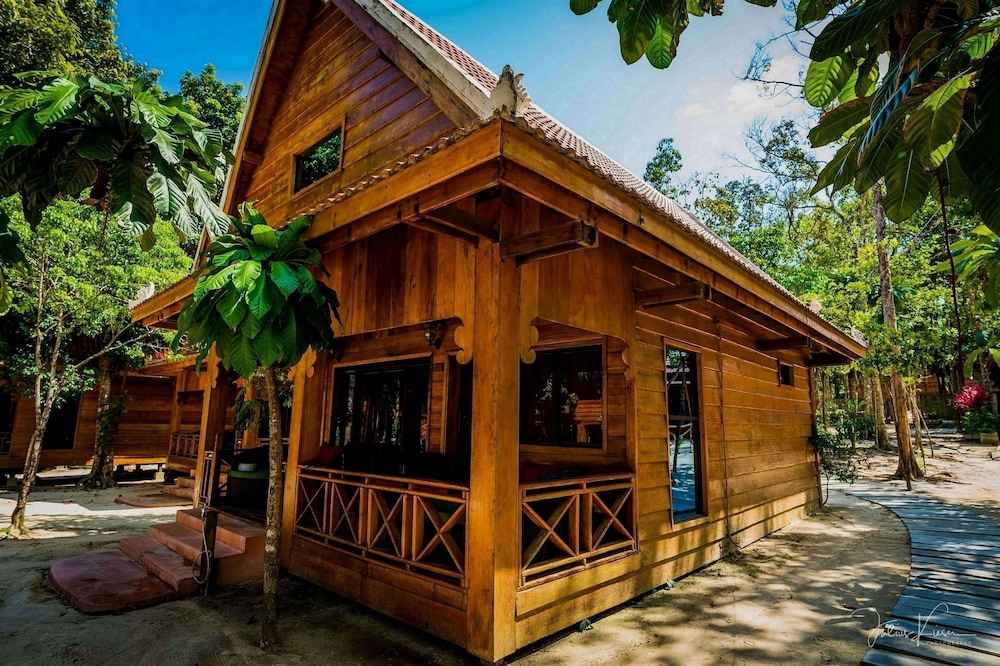 Sol Beach Resort 1/50