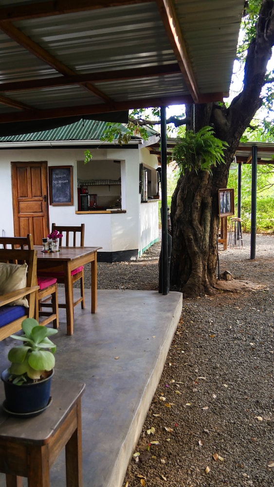 Kamunjila Lodge 4/50