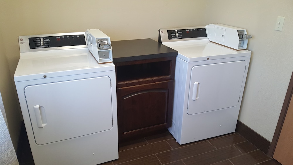 Comfort Inn & Suites Near University Of Wyoming 22/40