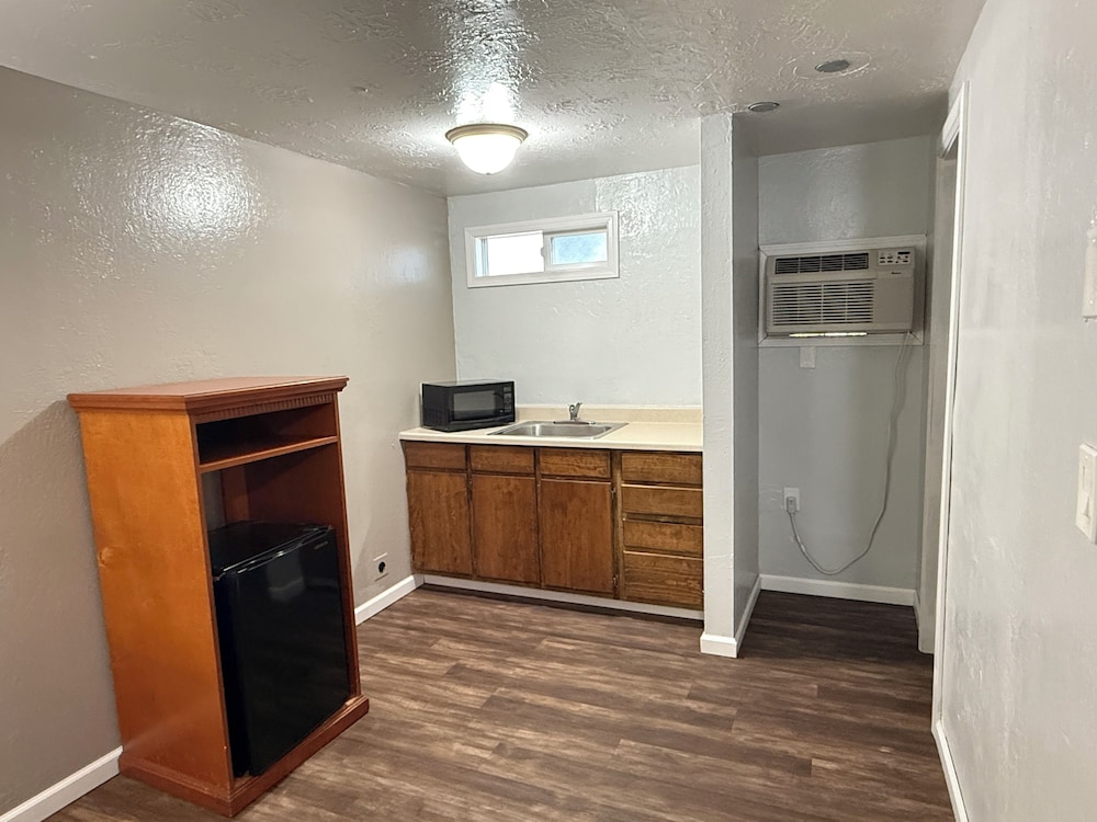 Budget Inn Bend by OYO 5/44