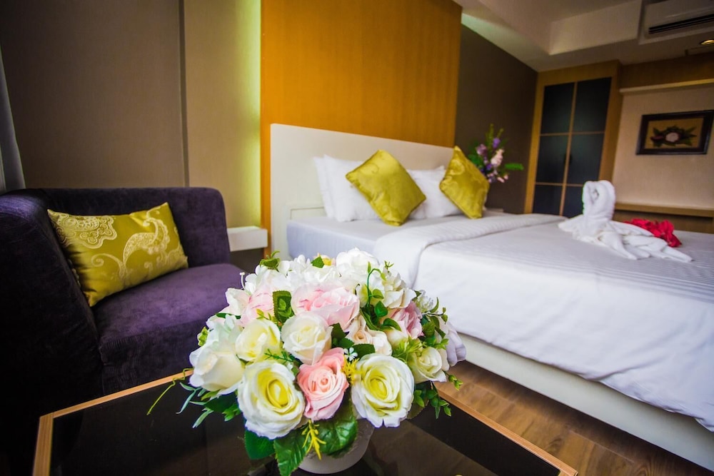 New Travel Lodge Hotel 39/63
