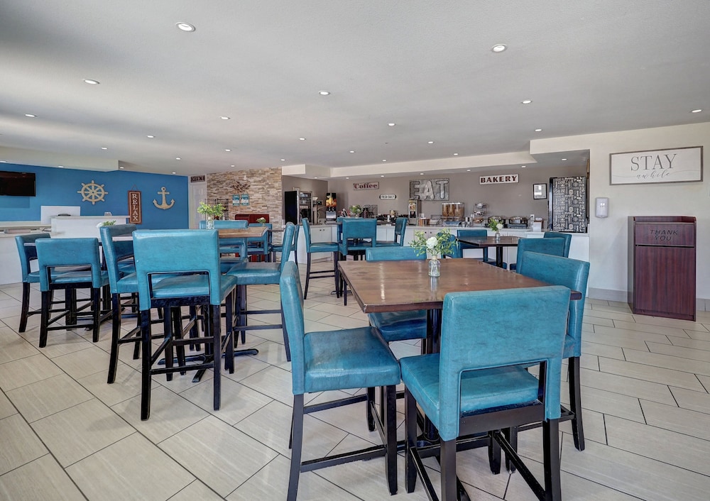 Oceans Edge Hotel, Port Aransas,TX (ex Red Roof Inn Port Aransas) 41/62