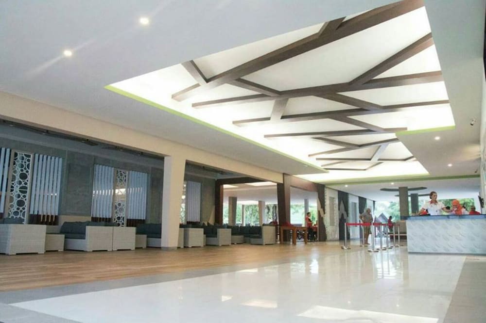 Varin Beach Resort 16/75