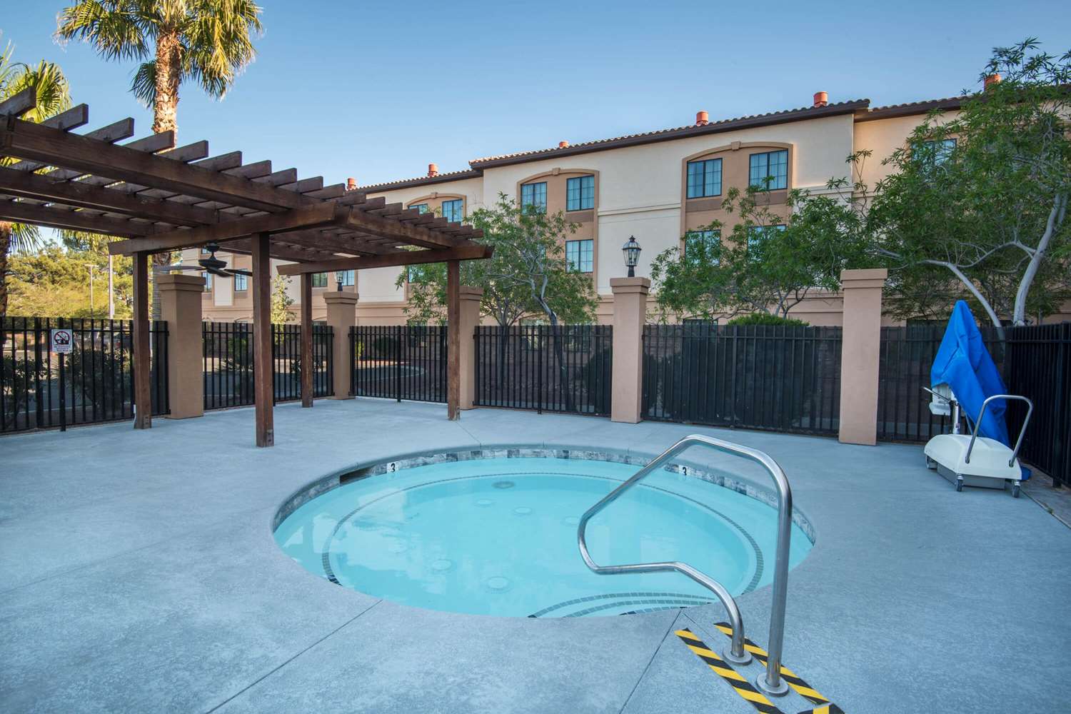 La Quinta Inn & Suites by Wyndham Las Vegas Airport South 46/46