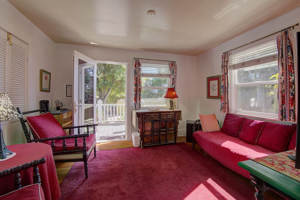 Secret Garden Inn 45/73