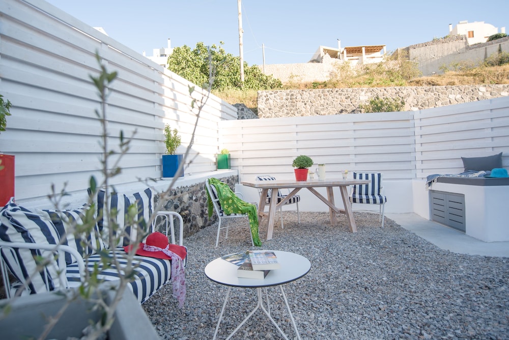 Lagadi Suites 59/67
