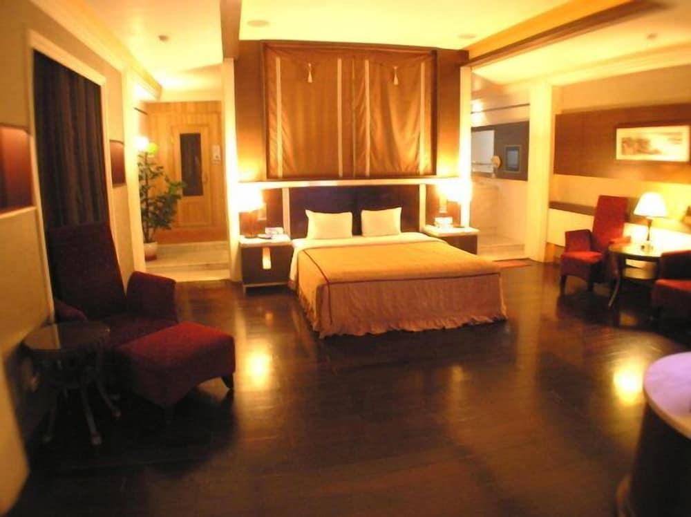 Changsing Business Motel 6/33