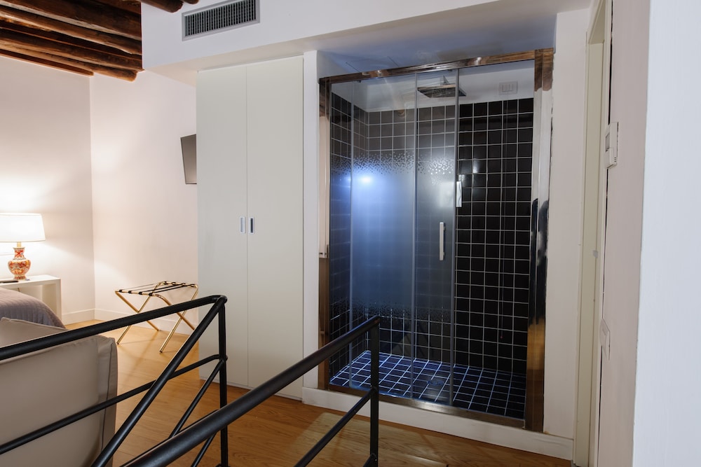SANTA CHIARA BOUTIQUE HOTEL 73/73