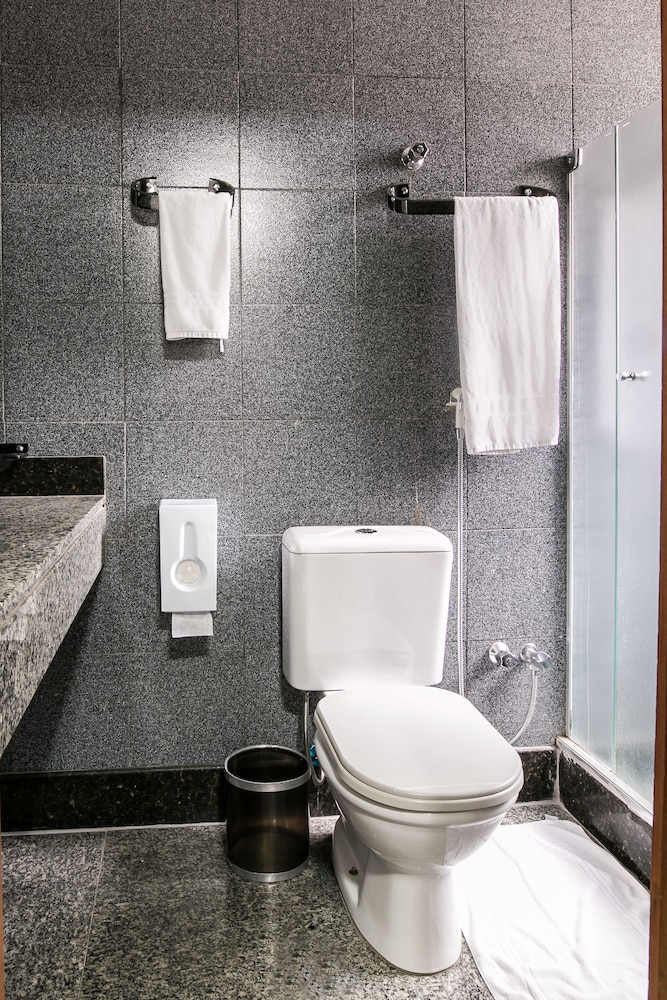 غرفة تنفيذية ثلاثية بسرير مزدوج وسرير فردي، Savassi Hotel 5/6