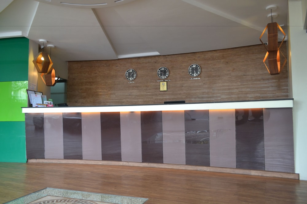 Sun City Suites 3/58