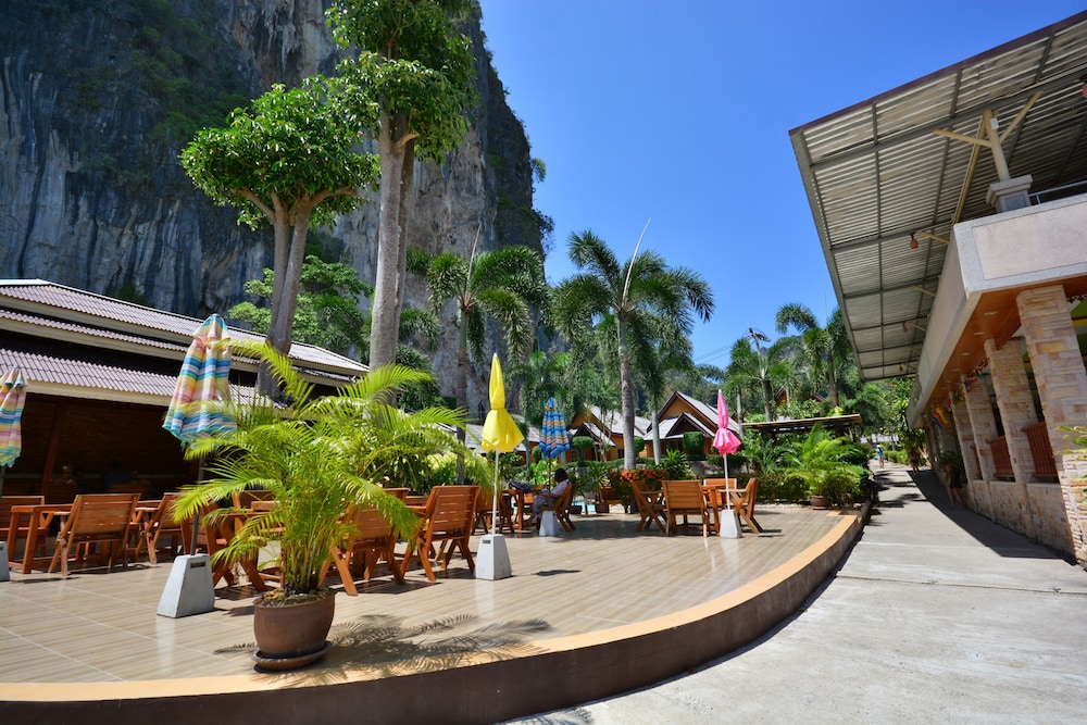 Diamond Cave Resort 9/71
