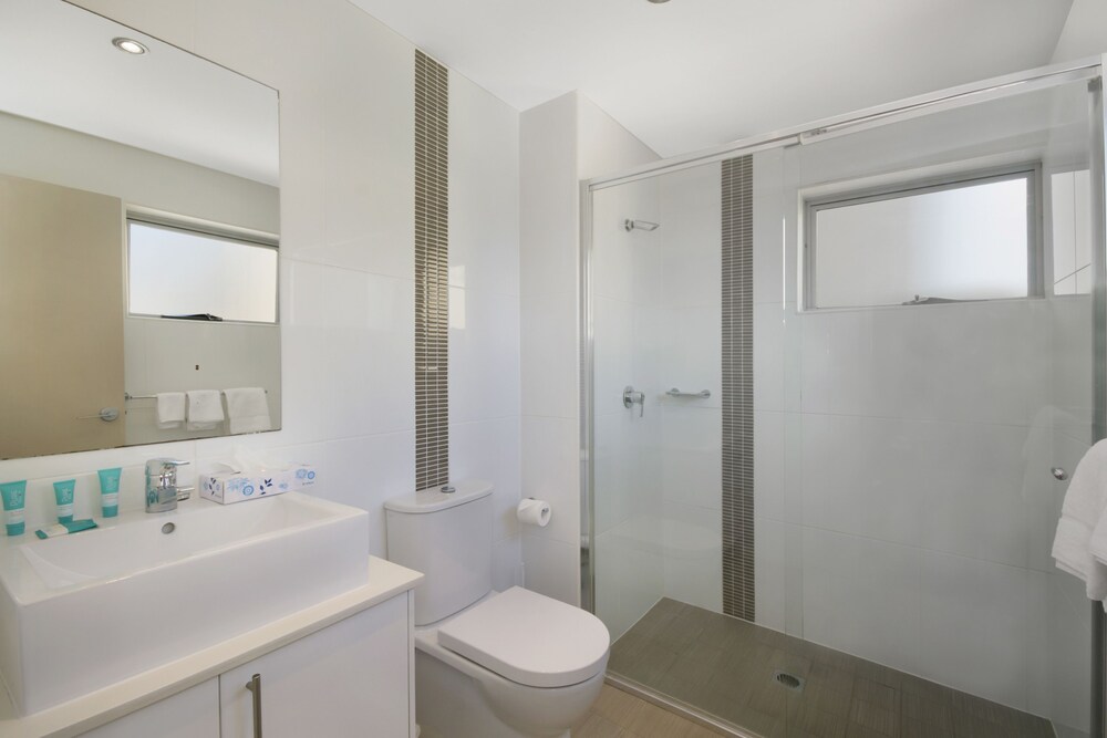 2 Bedrooms, Apartment, Queen and Twin Beds, 2 Bathrooms