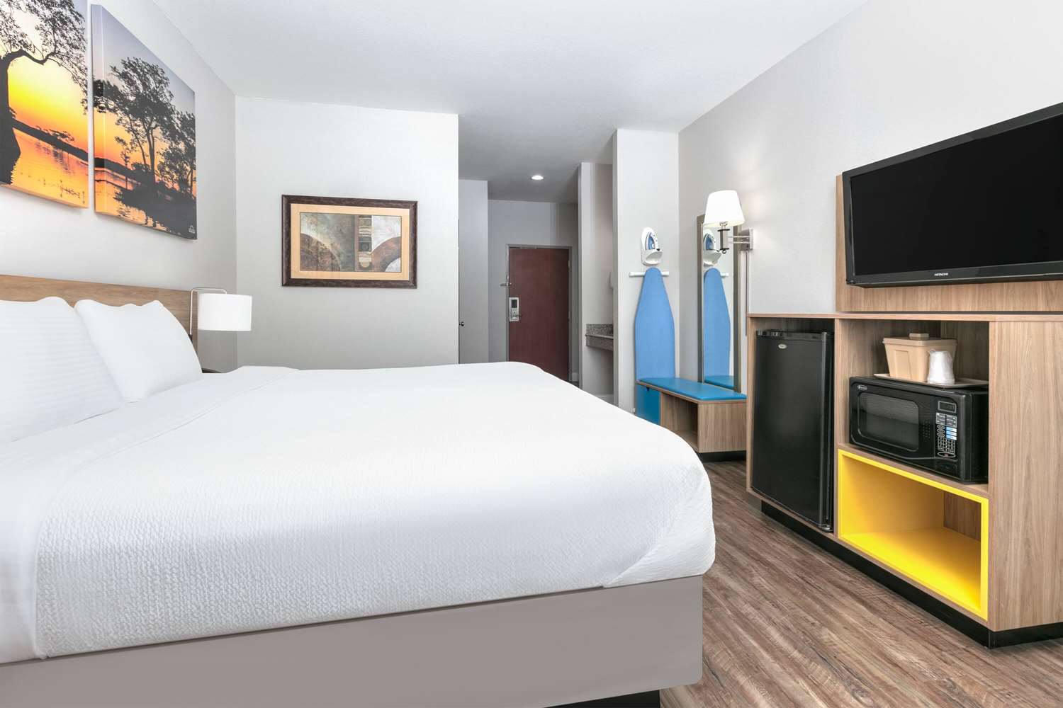 Days Inn & Suites By Wyndham Cabot 13/56