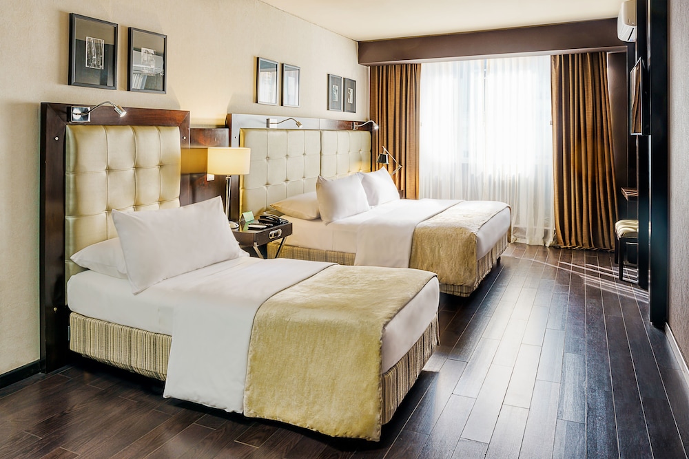 Room at LENNOX HOTEL BUENOS AIRES, BUENOS AIRES