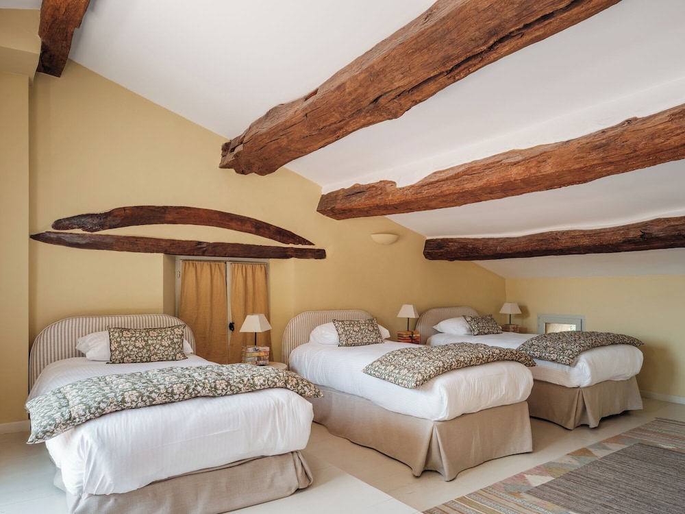 5 Bedrooms, Family, Villa, 5 King Beds, Vineyard View, Pool Access، Château de Berne 4/6