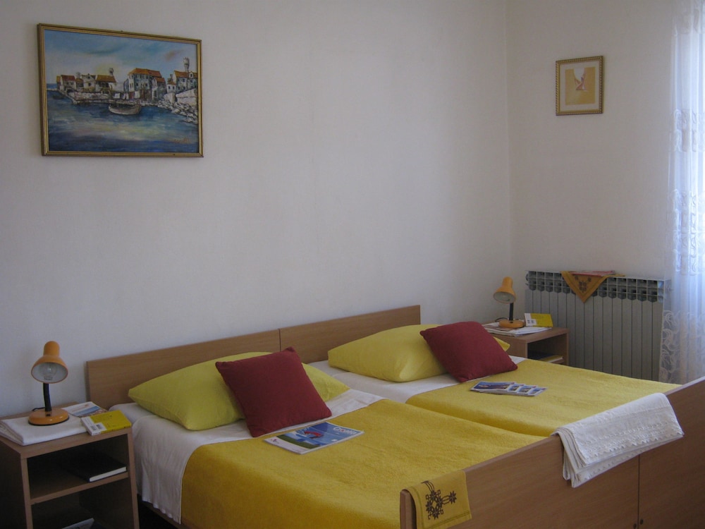 HOTEL APARTMENTS IVICA 30/50