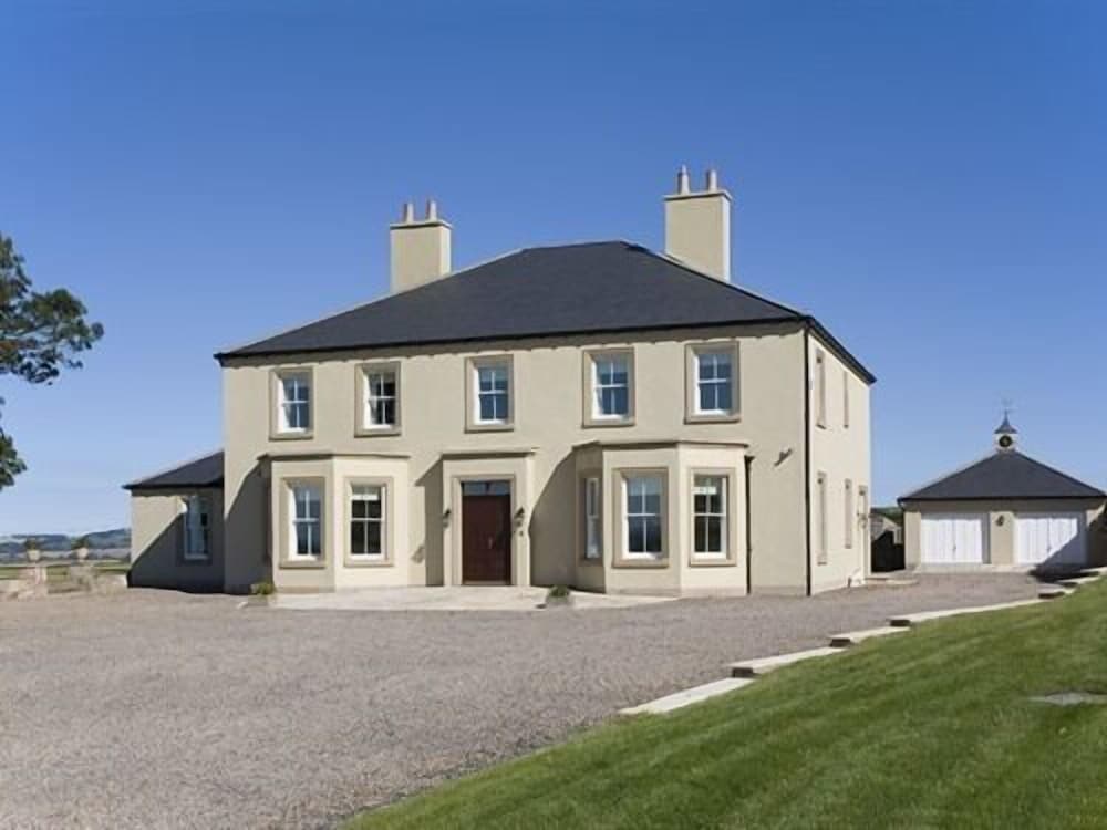 West Longridge Manor B&B 1/17